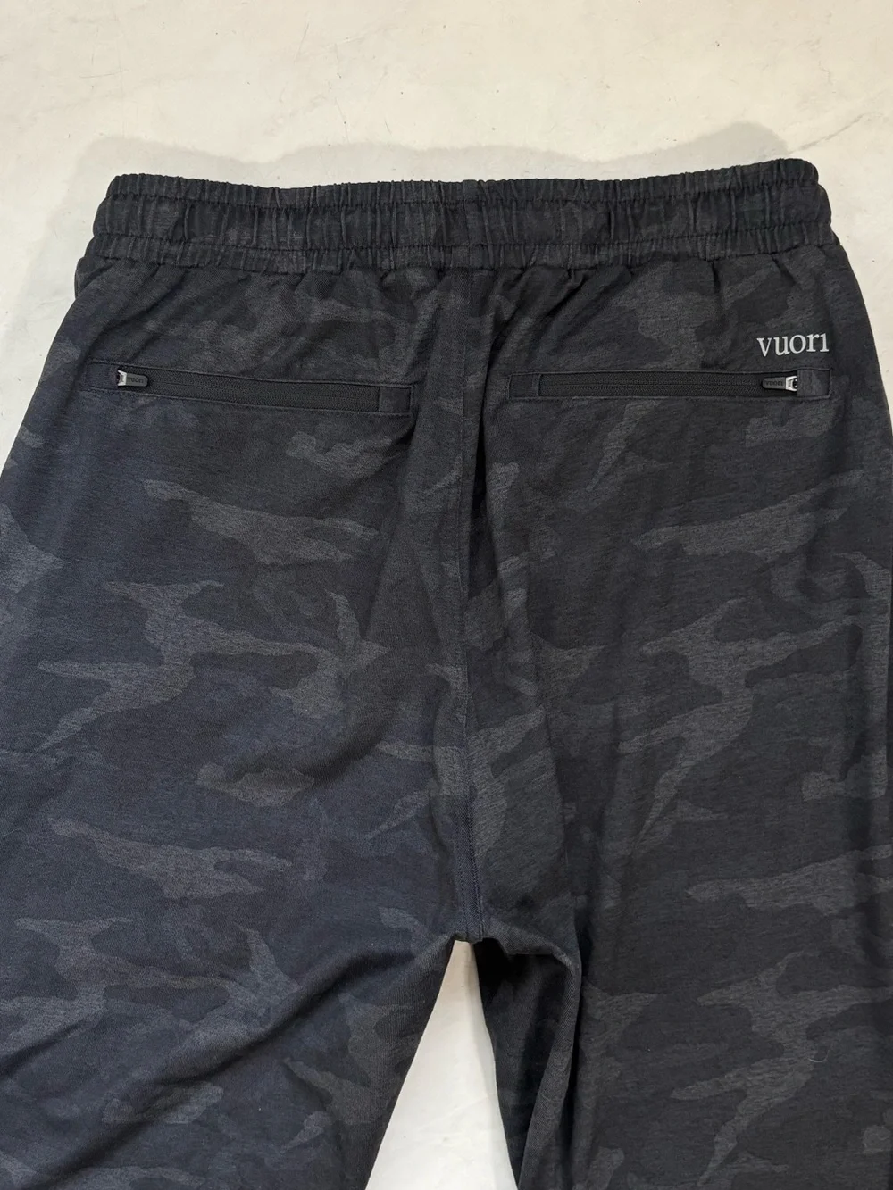 Vuori‎ Men’s Small Gray Camo Sunday Performance Joggers Athletic Gym Running
